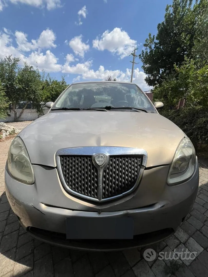 Lancia Ypsilon