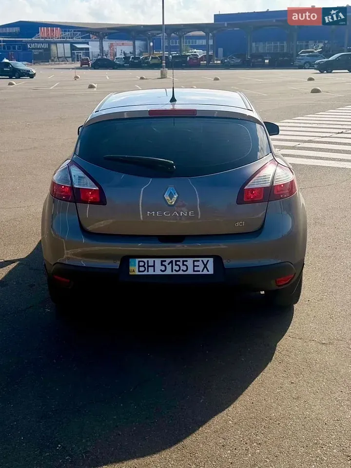Renault Megane 2015 photo 2