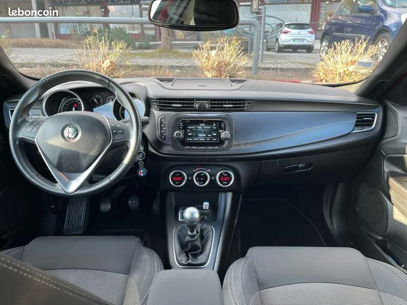 Alfa Romeo Giulietta 2016 photo 3