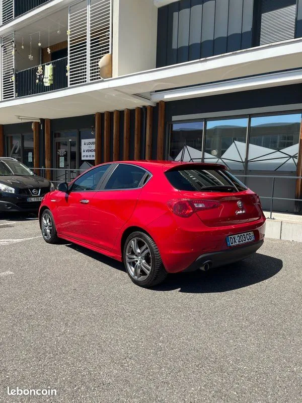 Alfa Romeo Giulietta 2016 photo 2