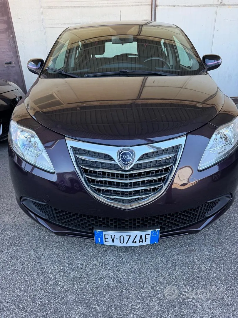 Lancia Ypsilon