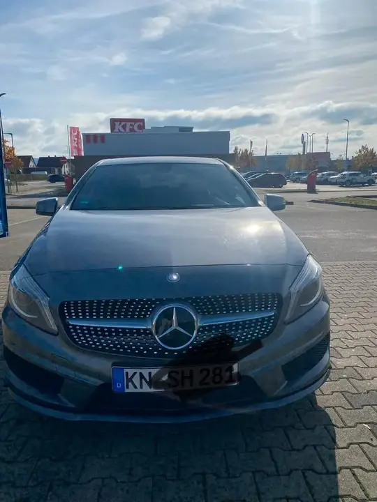 Mercedes-Benz A 220