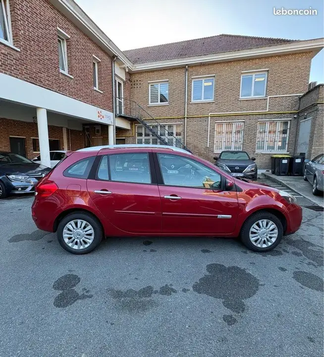 Renault Clio 2011 photo 5