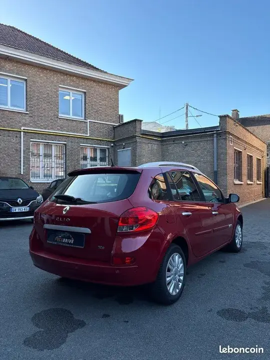 Renault Clio 2011 photo 4