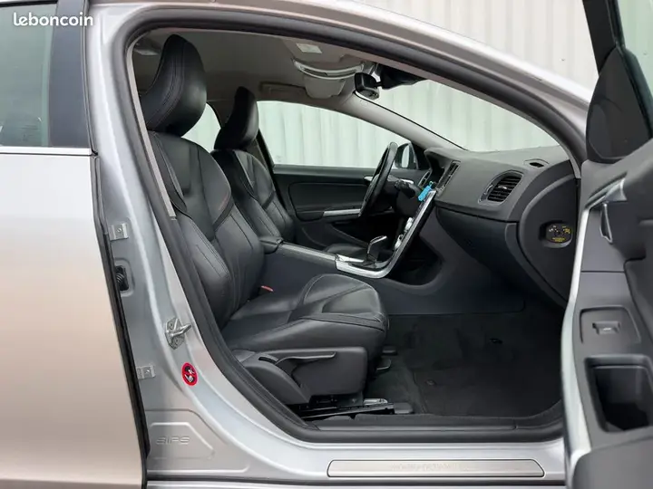 Volvo V60 2015 photo 4