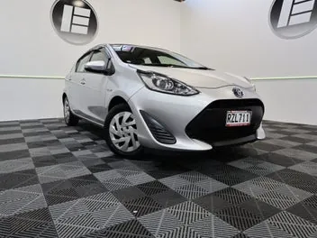 Toyota Aqua 2019 photo 2