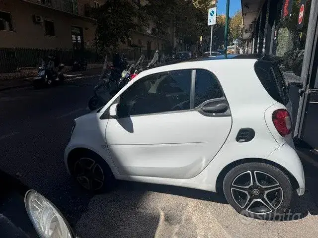 Smart Fortwo 2019 photo 2