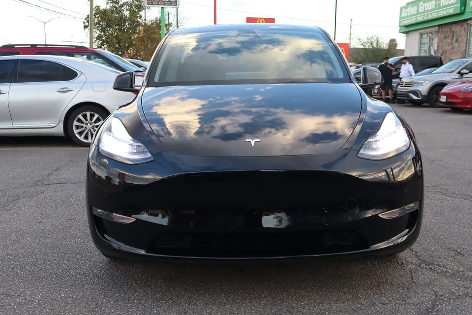 Tesla Model Y 2022 photo 2