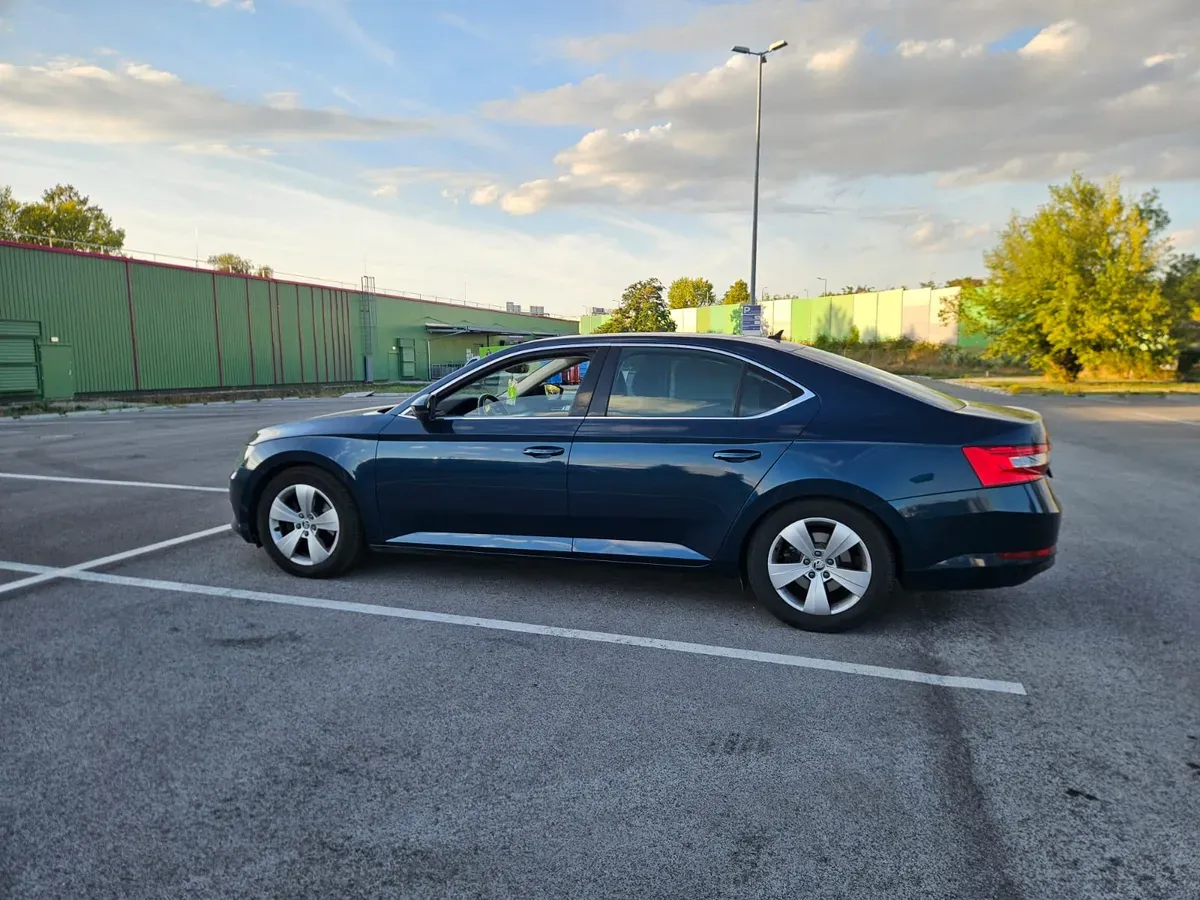 Skoda Superb 2018 photo 2