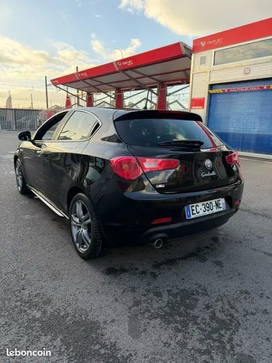 Alfa Romeo Giulietta 2016 photo 2