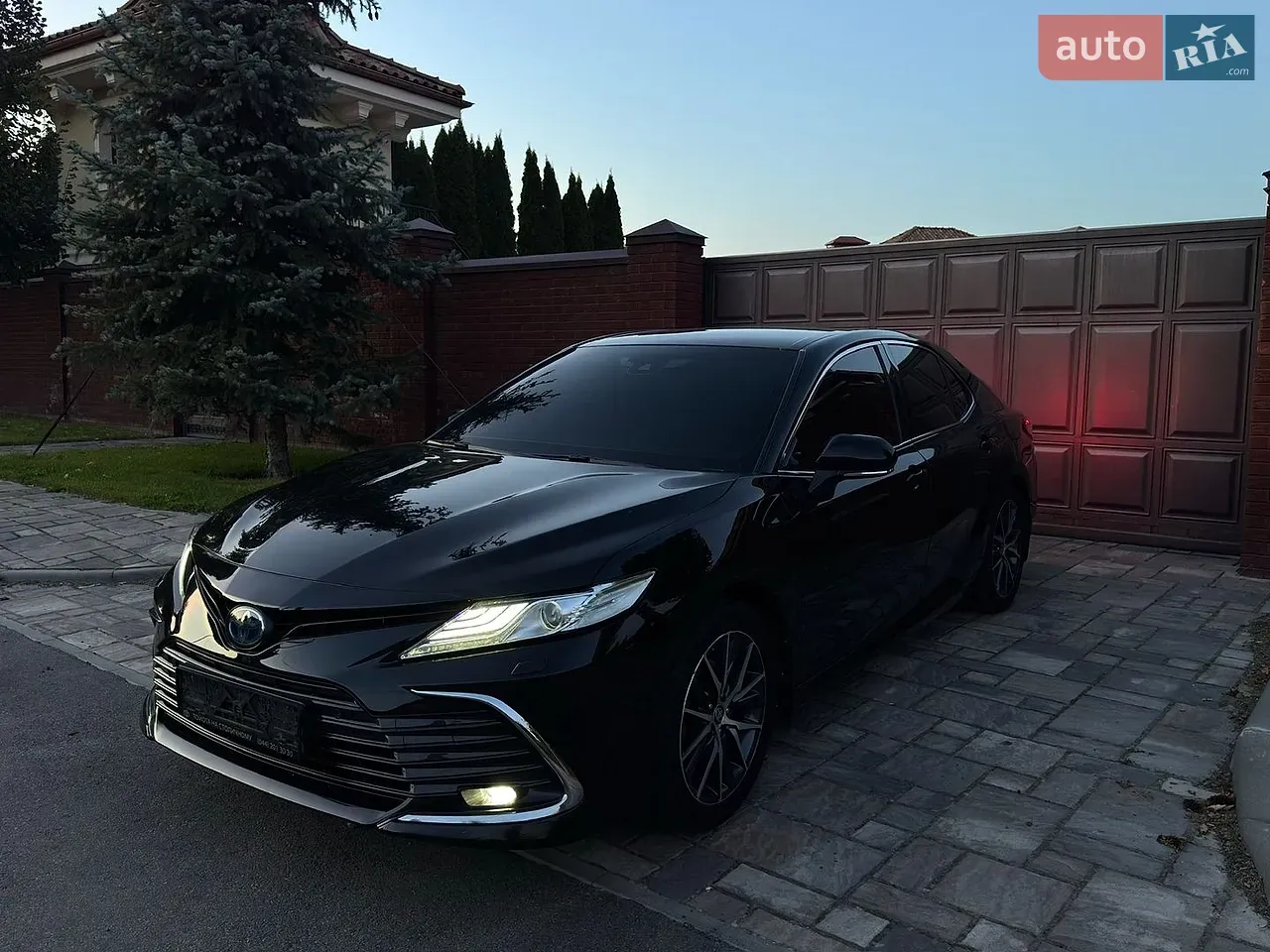 Toyota Camry 2021 photo 3