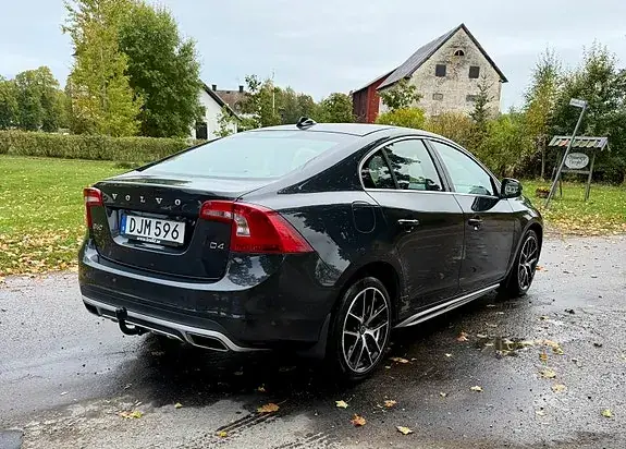 Volvo S60 2015 photo 4