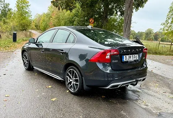 Volvo S60 2015 photo 3