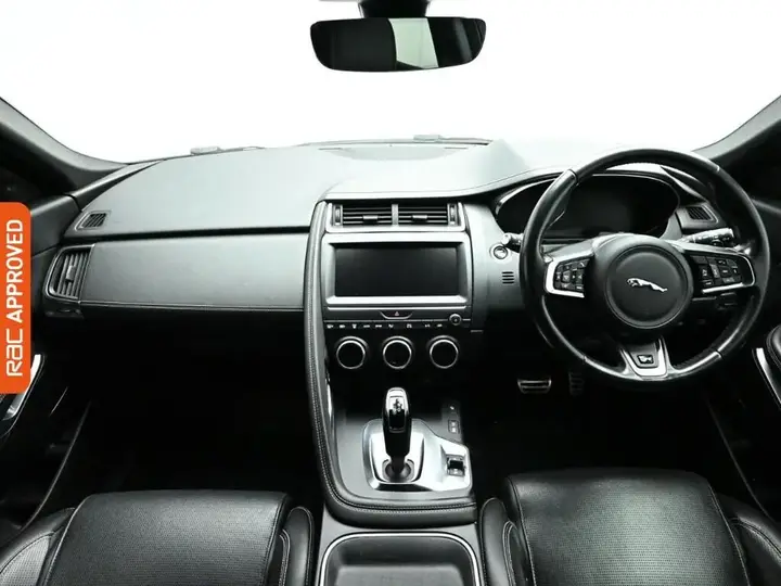 Jaguar E-Pace 2019 photo 2