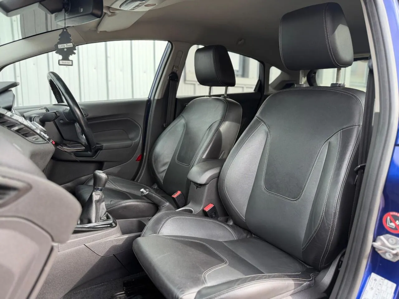 Ford Fiesta 2013 photo 2