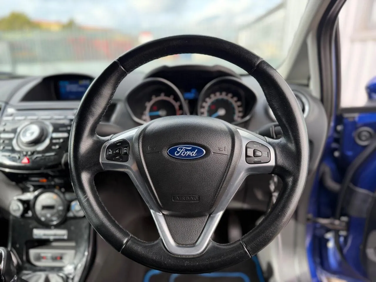 Ford Fiesta 2013 photo 5