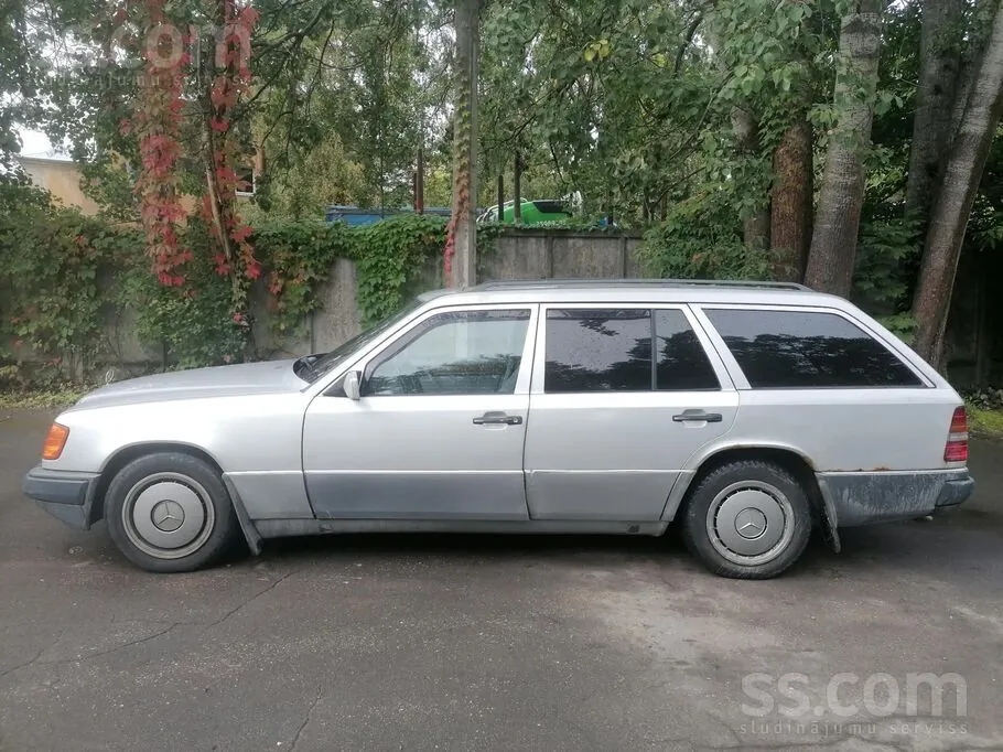 Mercedes-Benz E300 1987 photo 2