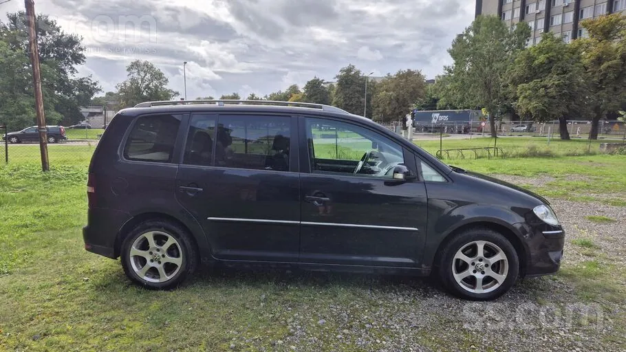 Volkswagen Touran 2008 photo 4