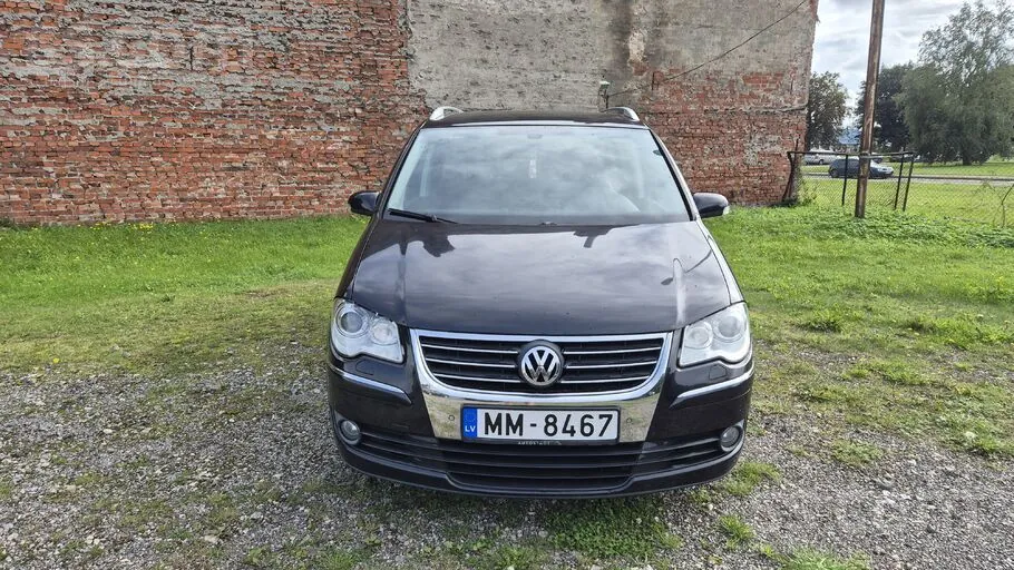Volkswagen Touran 2008 photo 2