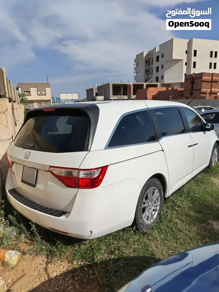 Honda Odyssey 2013 photo 3