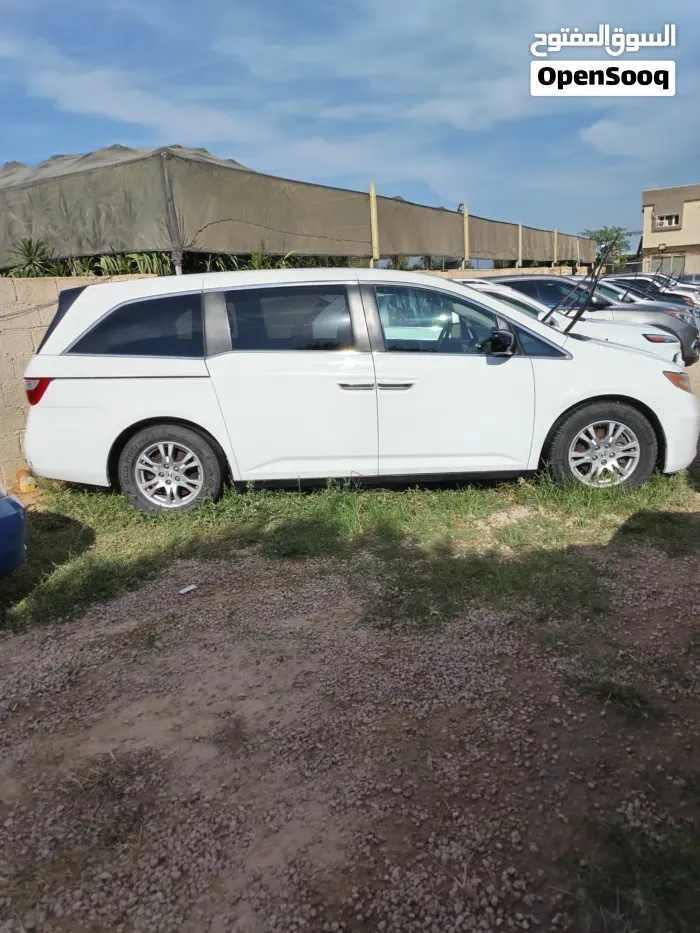Honda Odyssey 2013 photo 4