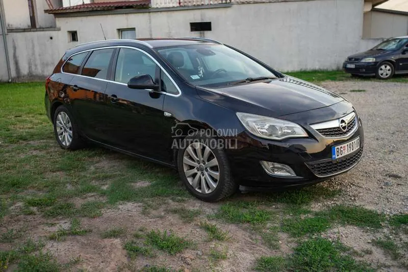Opel Astra J