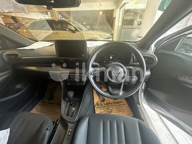 Toyota Yaris photo 3
