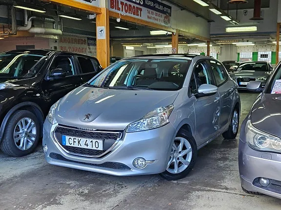 Peugeot 208 2014 photo 2