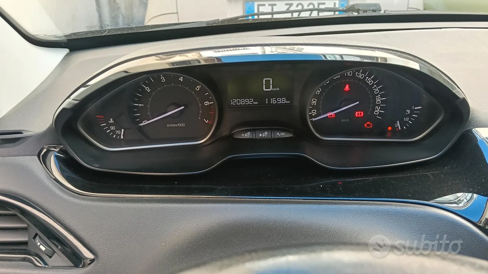 Peugeot 208 2017 photo 5
