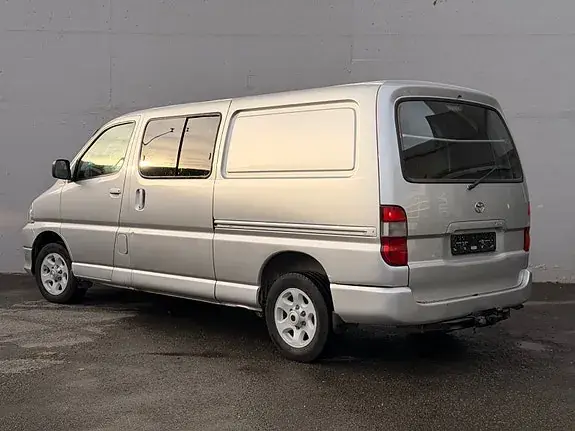 Toyota Hiace 2009 photo 5