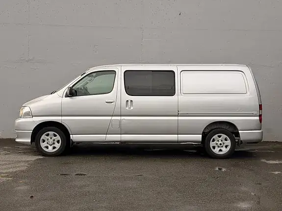 Toyota Hiace 2009 photo 4