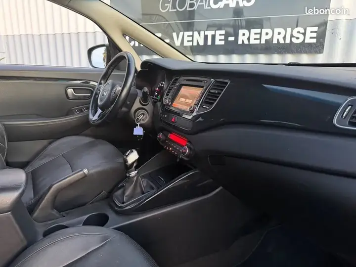 Kia Carens 2016 photo 4