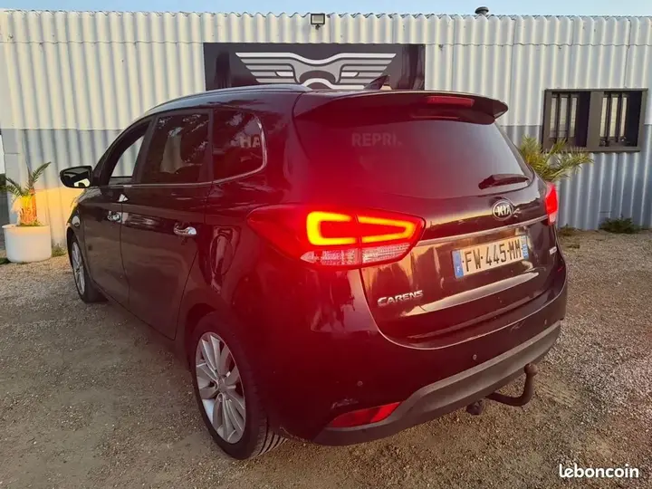 Kia Carens 2016 photo 2