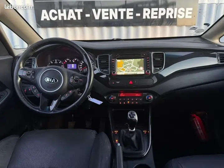 Kia Carens 2016 photo 5