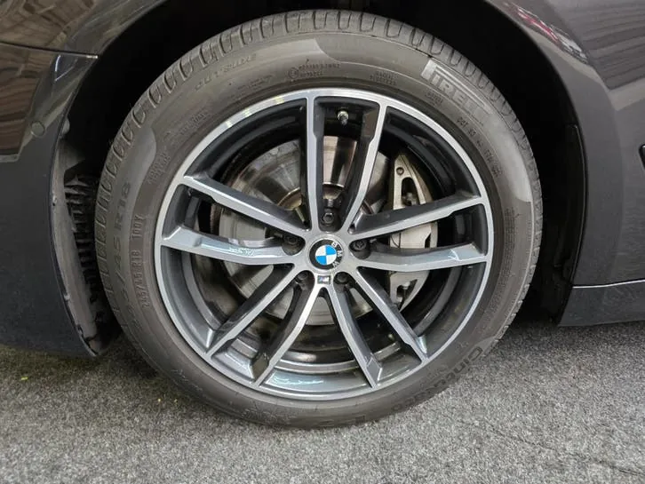 BMW 5 Series 2023 photo 2
