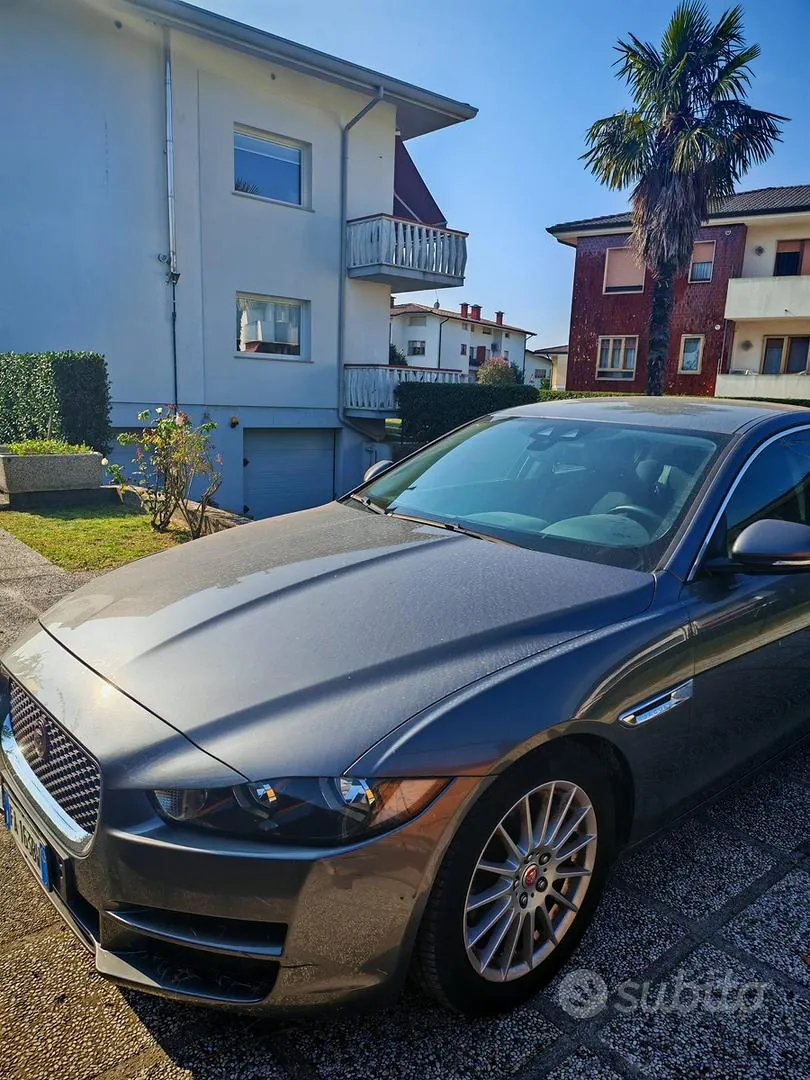 Jaguar Xe 2015 photo 4