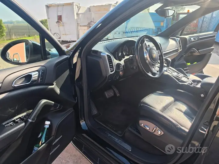 Porsche Cayenne 2011 photo 4