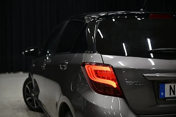 Toyota Yaris 2016 photo 5