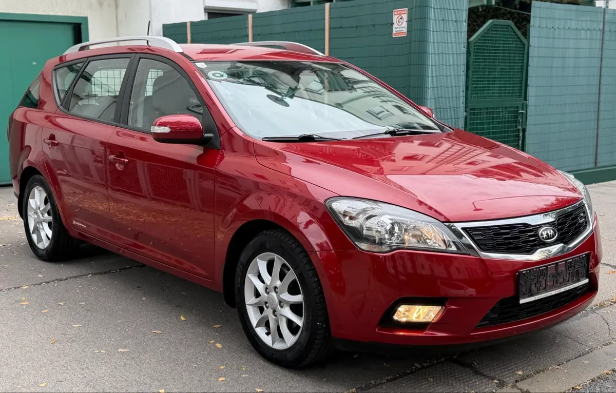 Kia Ceed 2010 photo 2