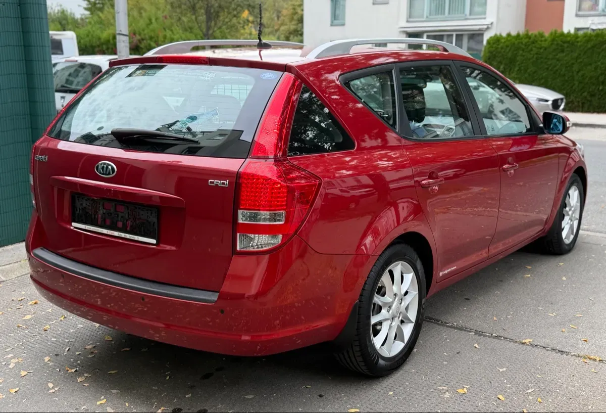 Kia Ceed 2010 photo 3