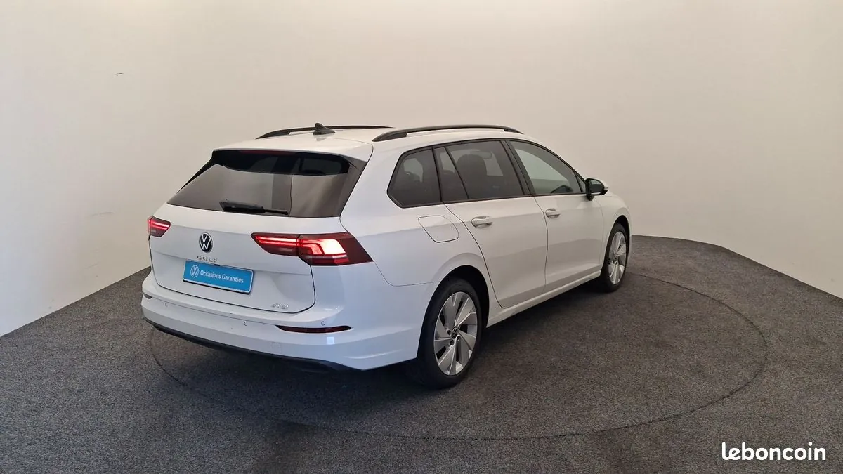 Volkswagen Golf 2025 photo 5