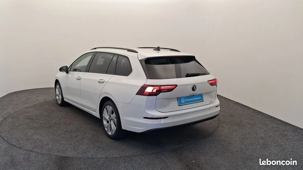 Volkswagen Golf 2025 photo 3