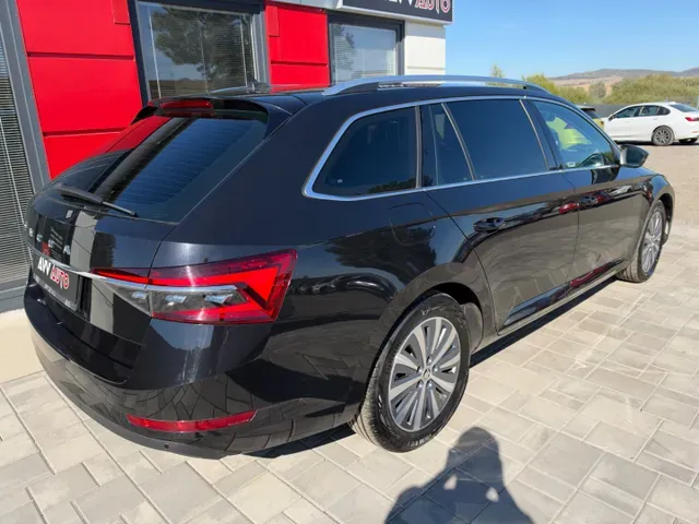 Skoda Superb Combi 2021 photo 4