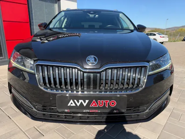 Skoda Superb Combi 2021 photo 2