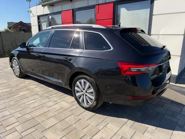 Skoda Superb Combi 2021 photo 3