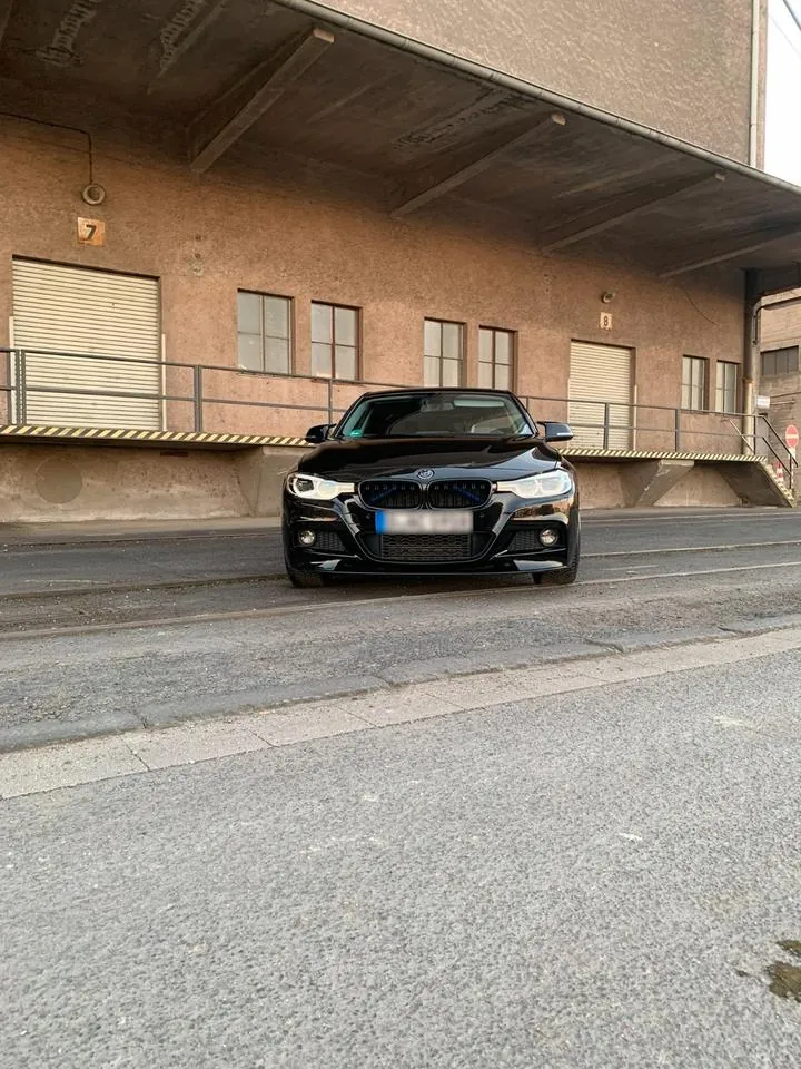 BMW F30 318I