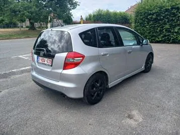 Honda Jazz 2010 photo 2