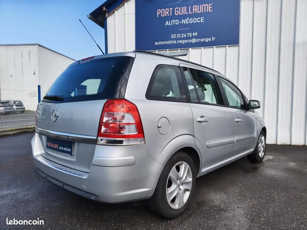 Opel Zafira 2012 photo 3