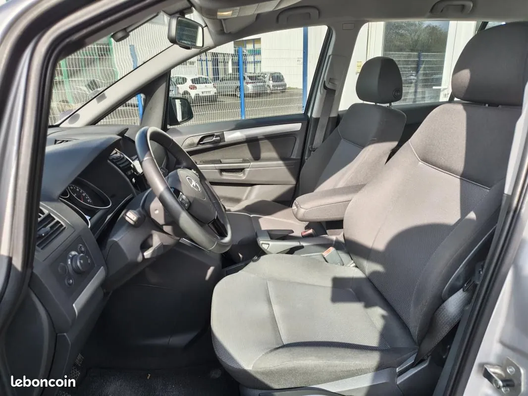 Opel Zafira 2012 photo 4