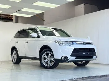 Mitsubishi Outlander 2014 photo 2